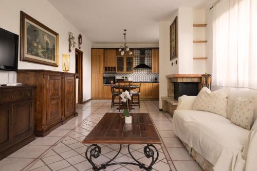 Appartamento in Villa Casa Adele — 4-Star Luxury Hotel in Trescore Balneario, Italy