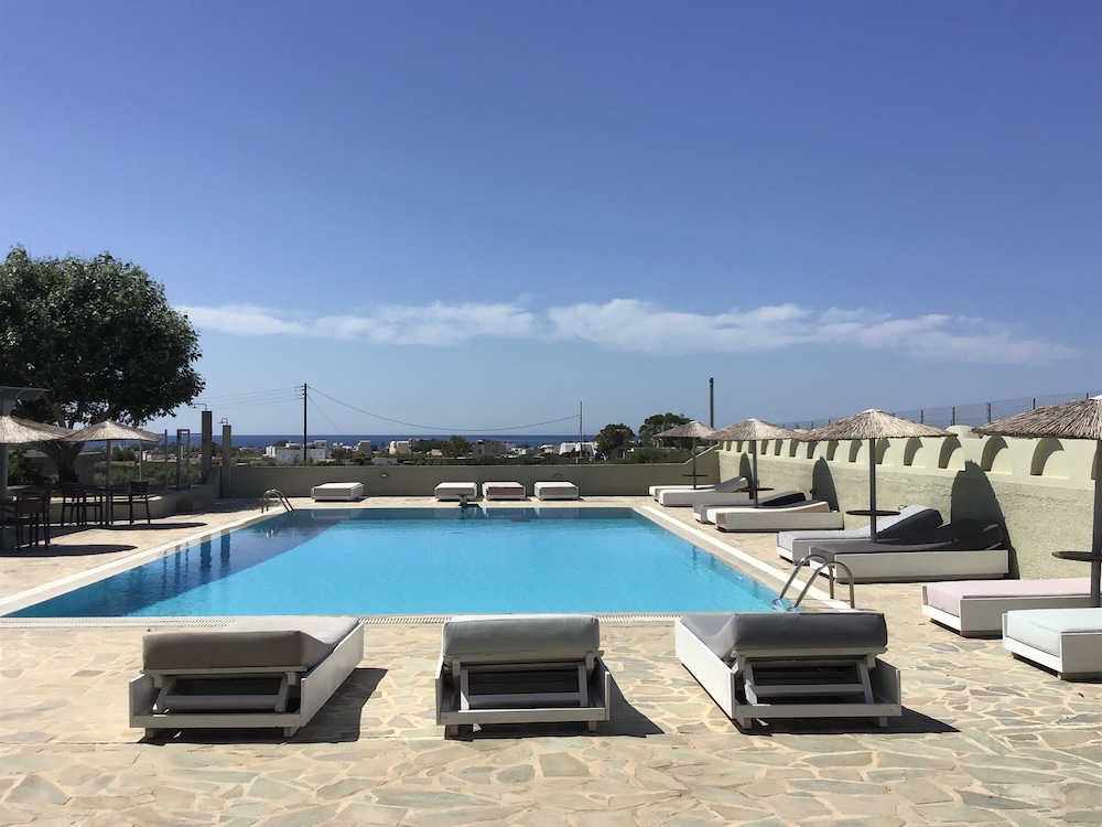 Thera Mare - carbon neutral hotel in Fira