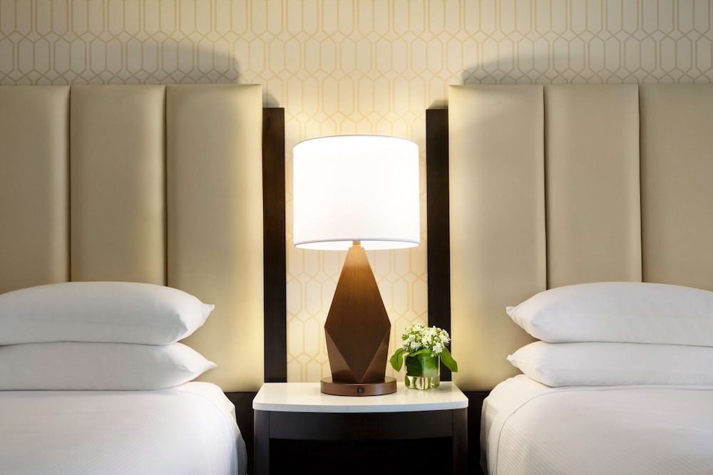 Hilton Greenville - photo 11