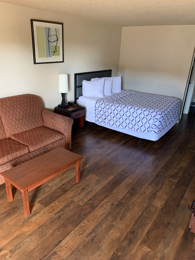 Smokey Point Motor Inn - photo 45