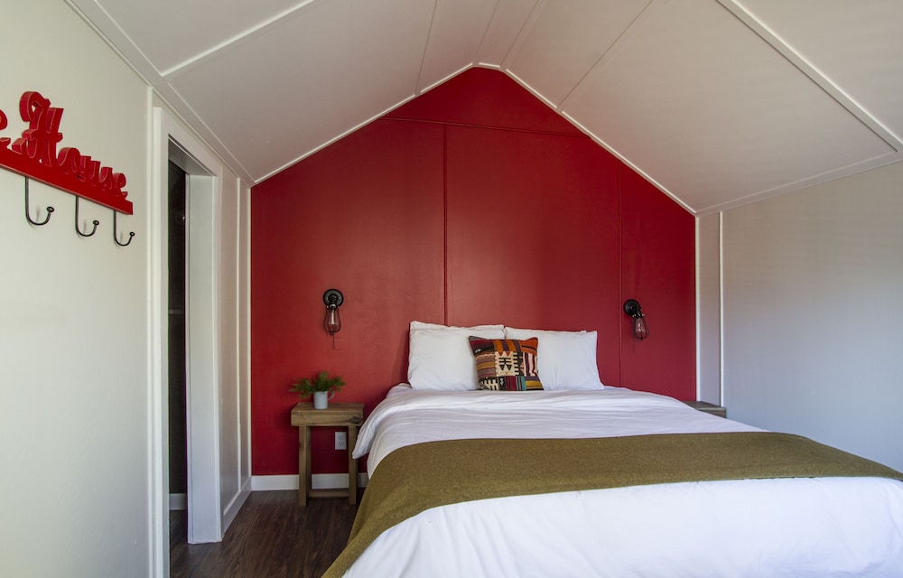 Noon Lodge at Mallard Bay - photo 15