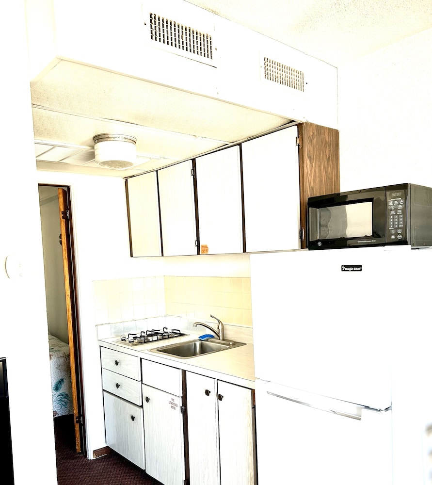 Ivan Hoe Motel - photo 12