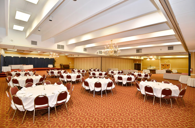 Clarion Inn & Conference Center - photo 7