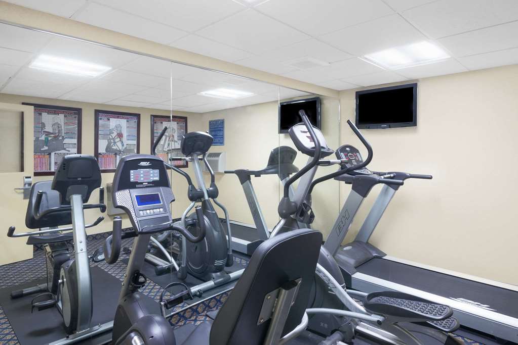 Days Inn by Wyndham Geneva Finger Lakes - photo 3