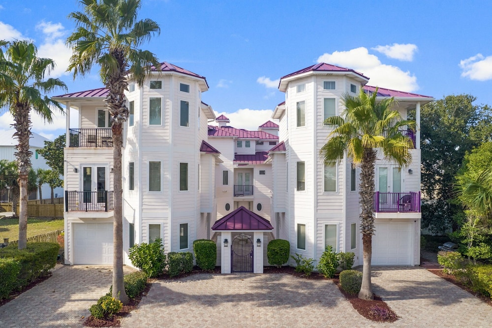 125 Twelfth Street Laguna Beach — 4-Star Luxury Hotel in Panama City Beach, United States