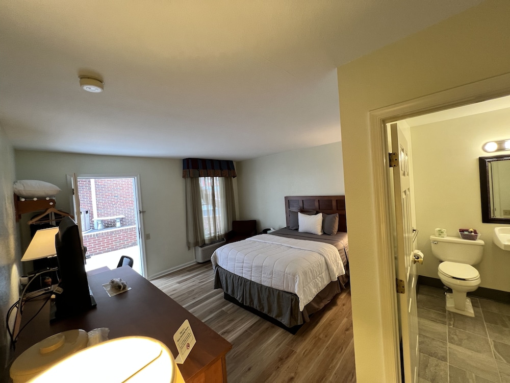 Inn at Cemetery Hill - photo 13