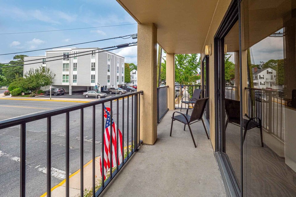 The Breakers Hotel & Suites - photo 30