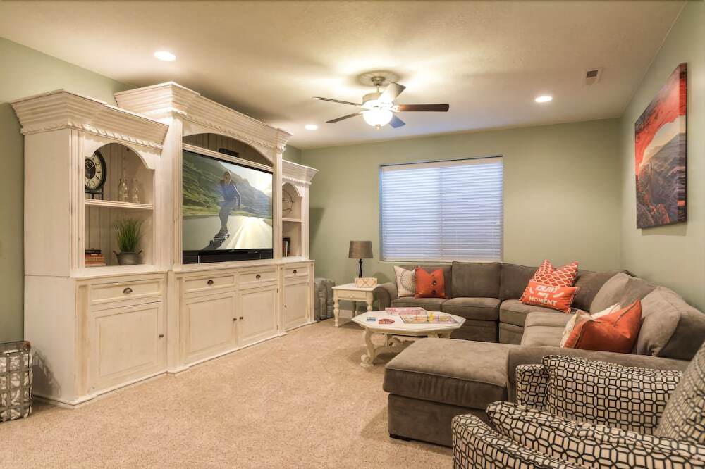 Utah's Best Vacation Rentals Paradise Village at Zion — 4-Star Luxury Hotel in Santa Clara, United States