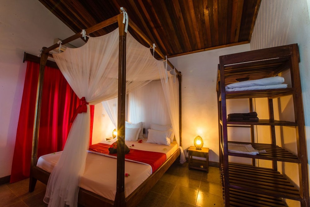 Vanivola Hotel — Ambodifotatra — photo 2