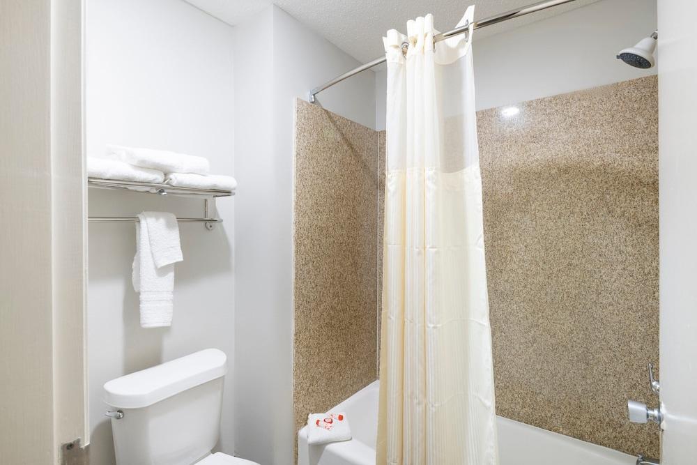 Red Roof Inn Stafford TX - photo 25
