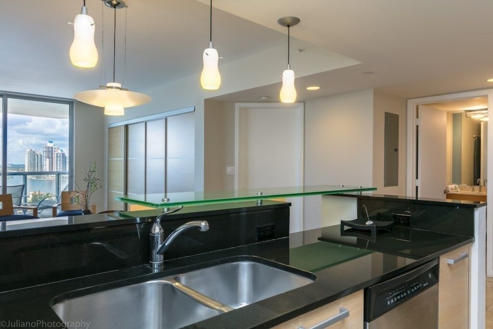 2 Br Luxury Suite In Marenas Beach Resort 2 Bedroom Condo by RedAwning - photo 9