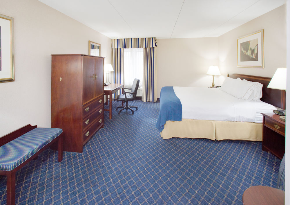 Holiday Inn Express At Drake University - photo 2