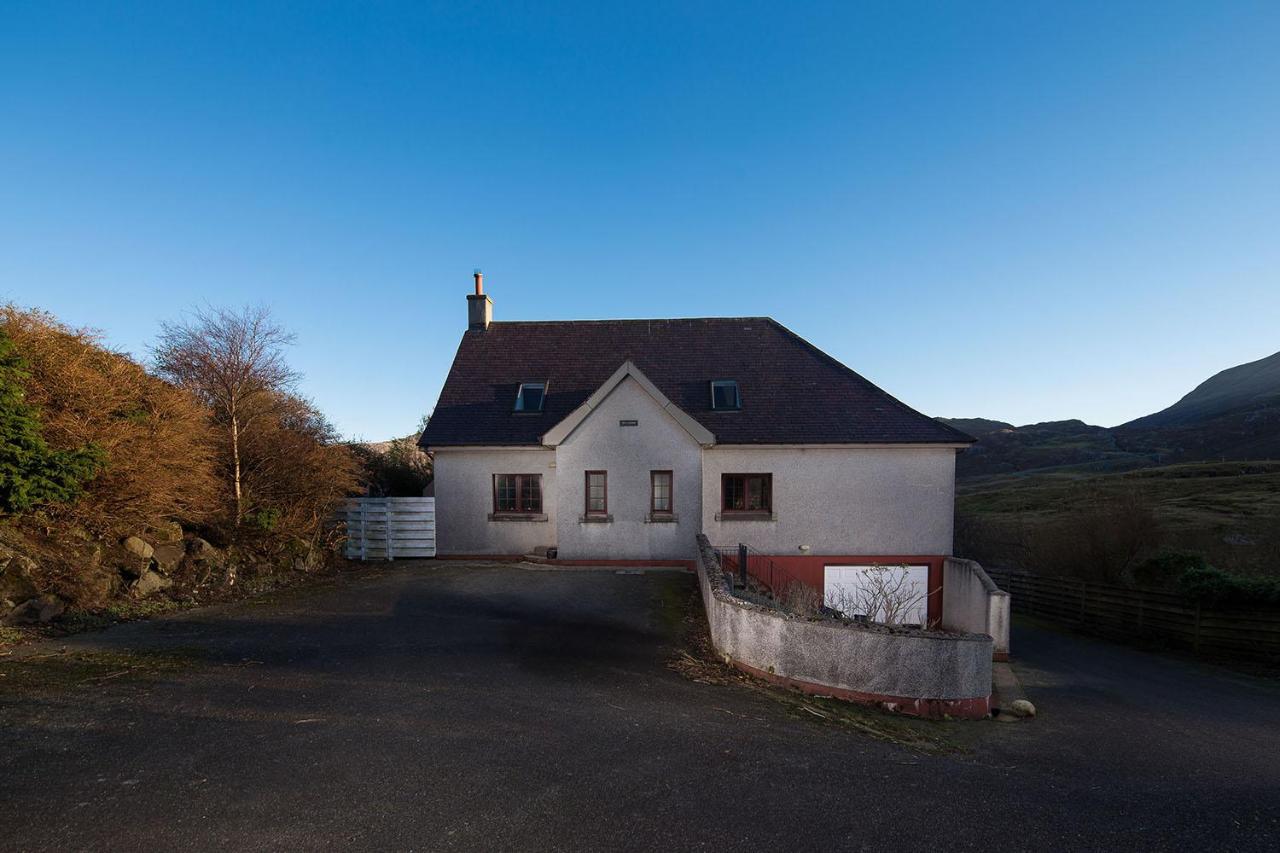 Tigh Chailein — Tarbert