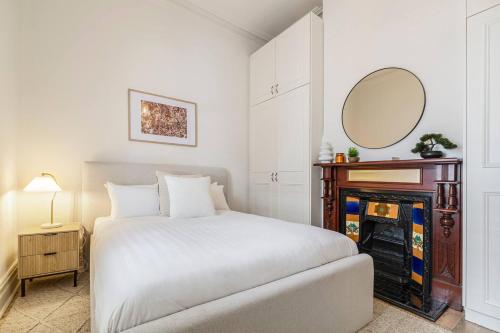 Little Ogrady City to Sand Couples Retreat in Melbourne, Australia