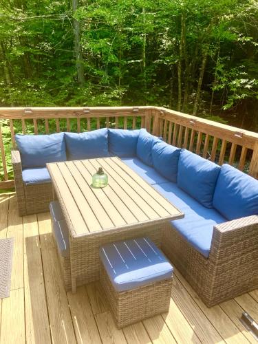 Jewel Brook Cottage — 4-Star Luxury Hotel in Ludlow, United States
