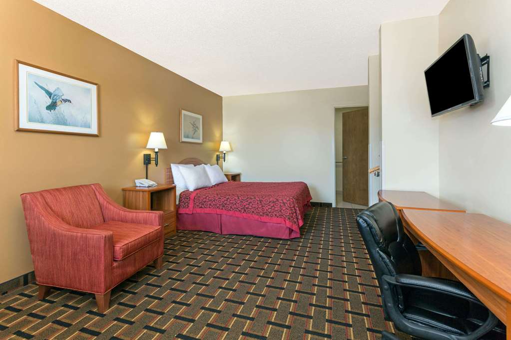 Days Inn by Wyndham Paxton - photo 11