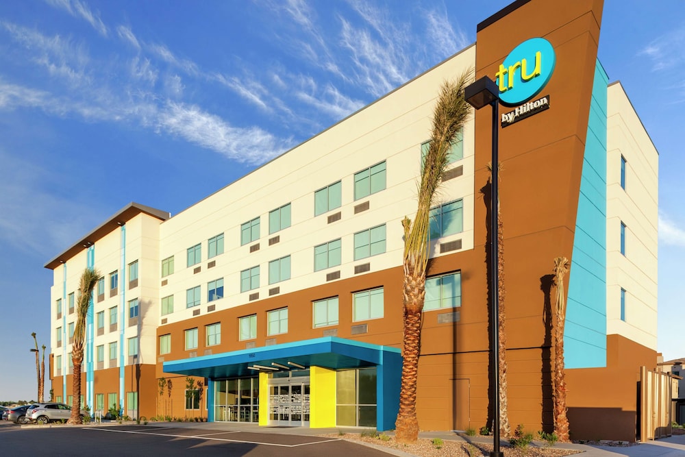 Tru by Hilton Gilbert - featured photo