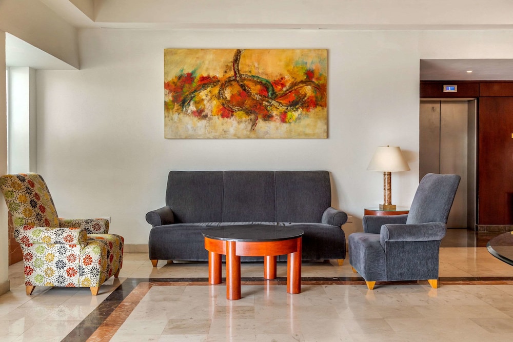 Quality Inn Monterrey La Fe — Guadalupe — photo 2