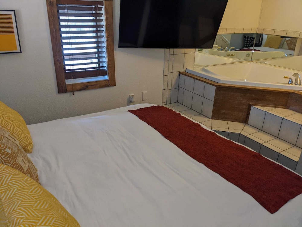 The Green Mountain Falls Lodge - photo 12