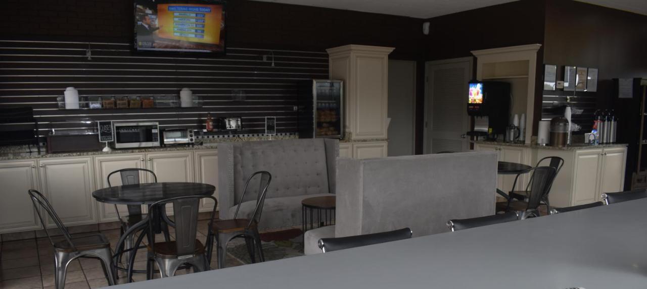 Gadsden Inn & Suites - photo 6