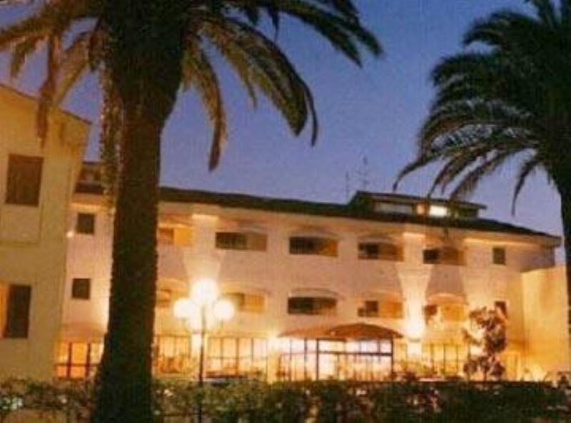 Hotel Summit