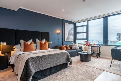 Stylish 31st Floor Studio with Epic City Views