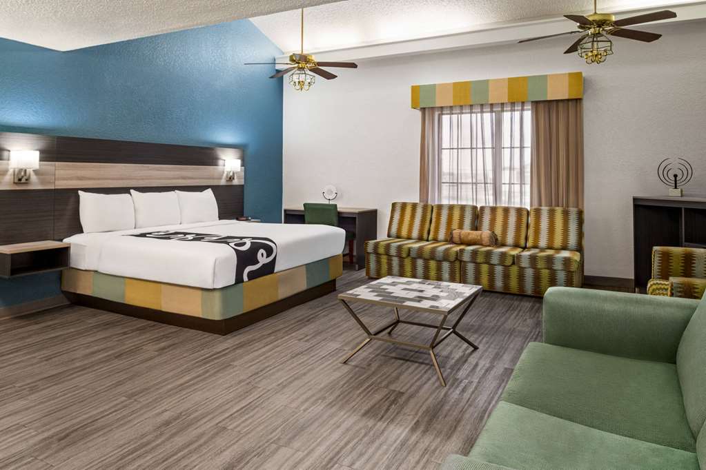 La Quinta Inn by Wyndham Victoria - photo 51