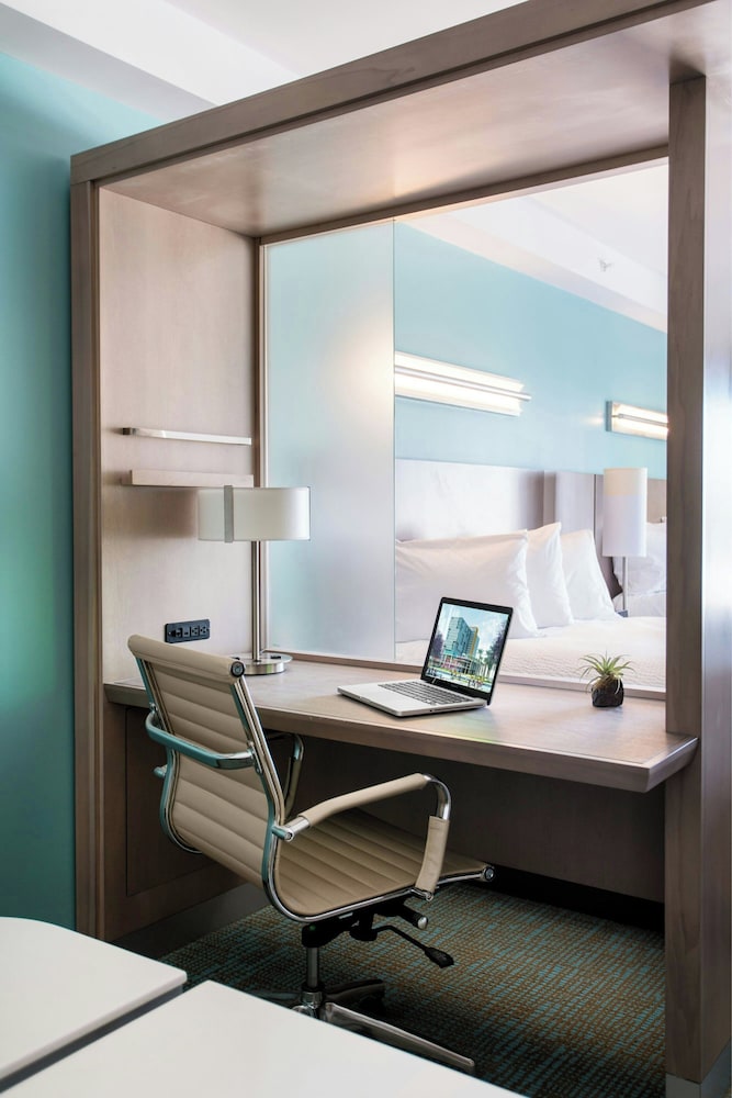 Springhill Suites San Diego Downtown Bayfront - photo 11
