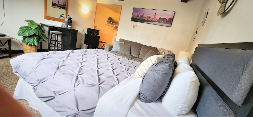The Mid Town Motel - photo 4