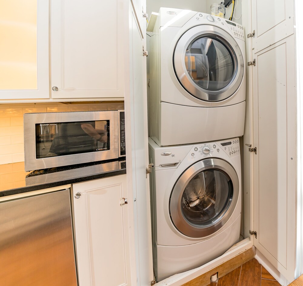 Deedee's Brownstone Van Vorst Park - photo 42