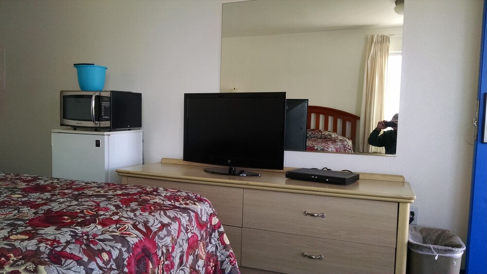 Backcountry Inn Motel - photo 5