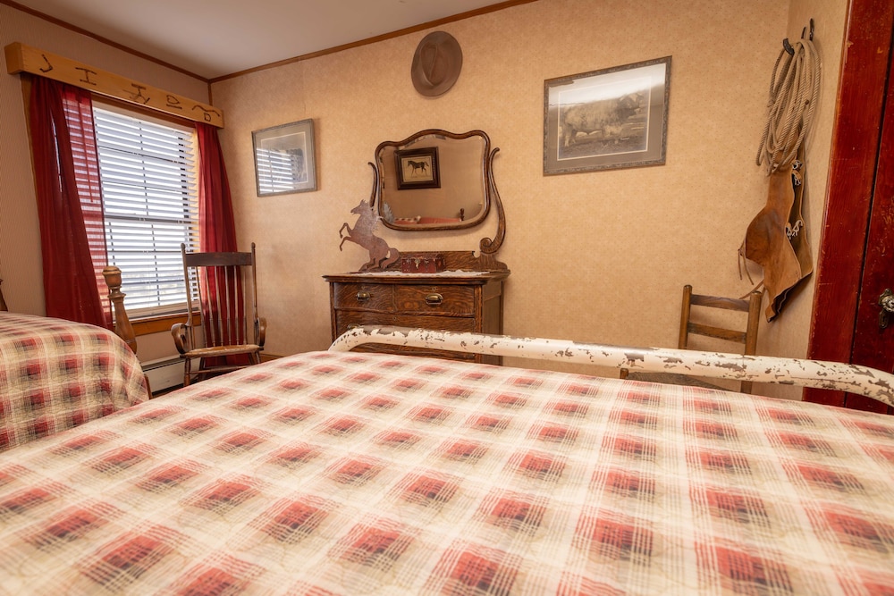 The Hand Hotel Bed & Breakfast - photo 25
