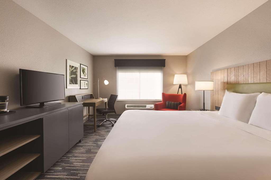 Country Inn & Suites by Radisson Green Bay North - photo 10