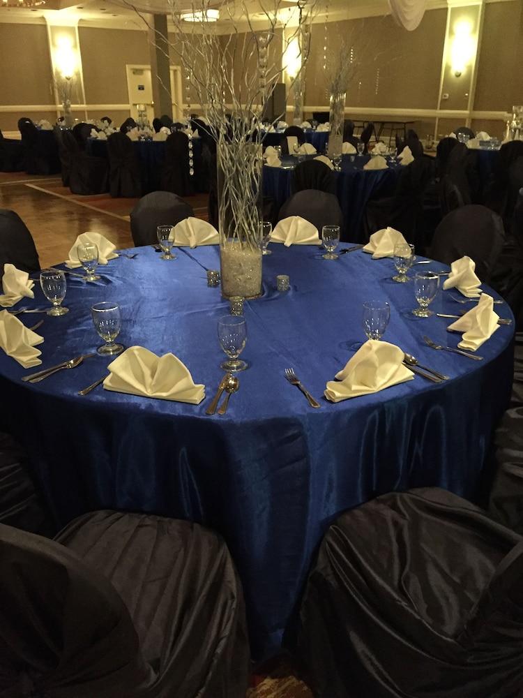 Wyndham Albuquerque Hotel & Conference Center - photo 17