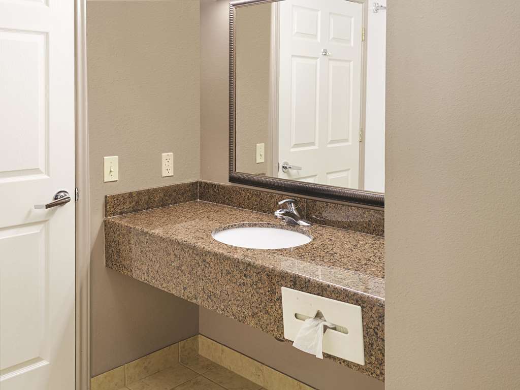 La Quinta Inn & Suites by Wyndham Biloxi - photo 17