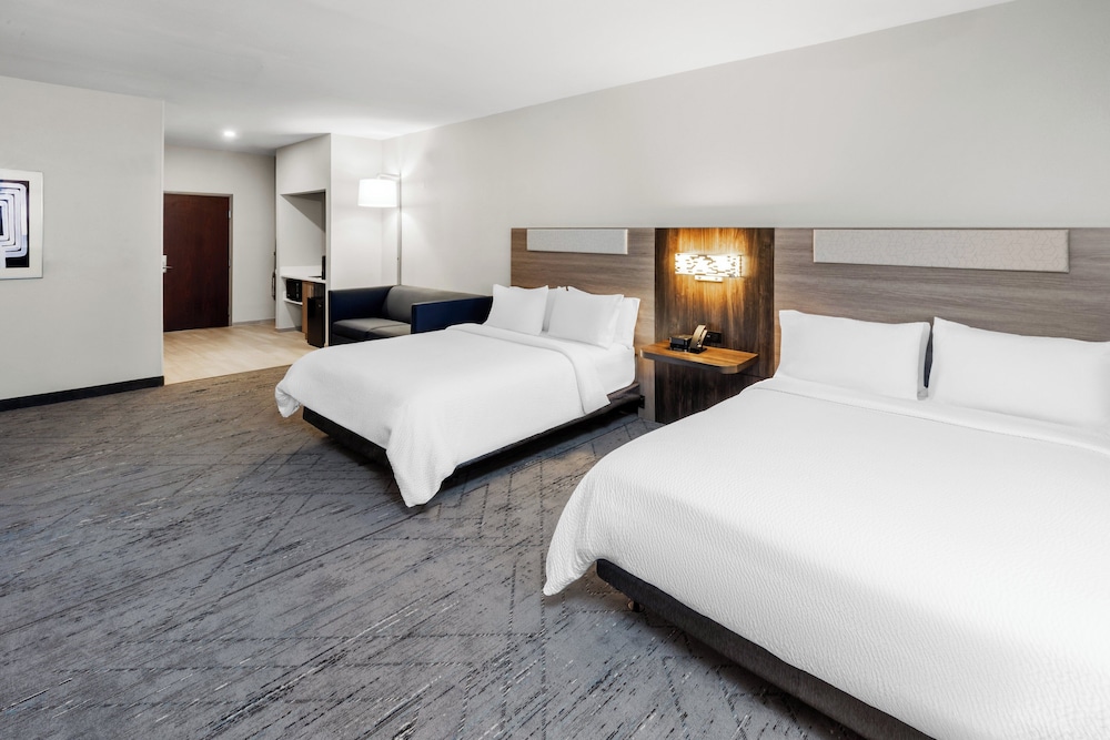 Holiday Inn Express and Suites Henderson by IHG - photo 32