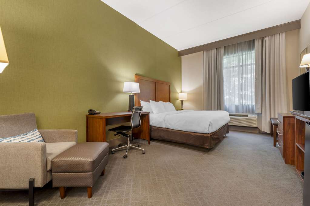 Comfort Inn & Suites LaVale Cumberland - photo 10