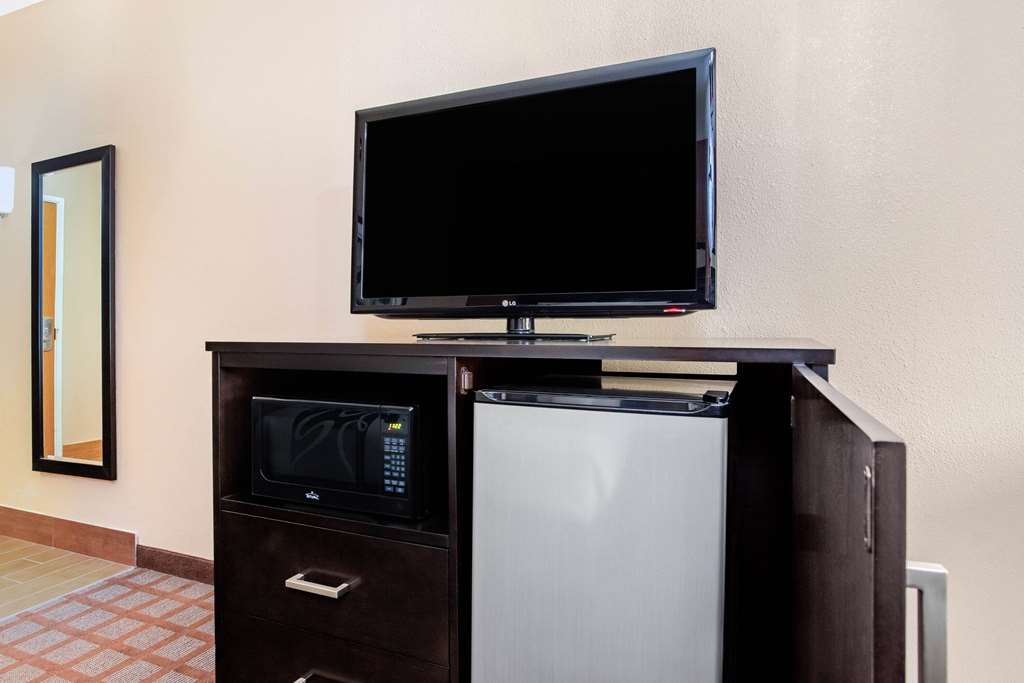 La Quinta Inn & Suites Indianapolis Airport West - photo 14