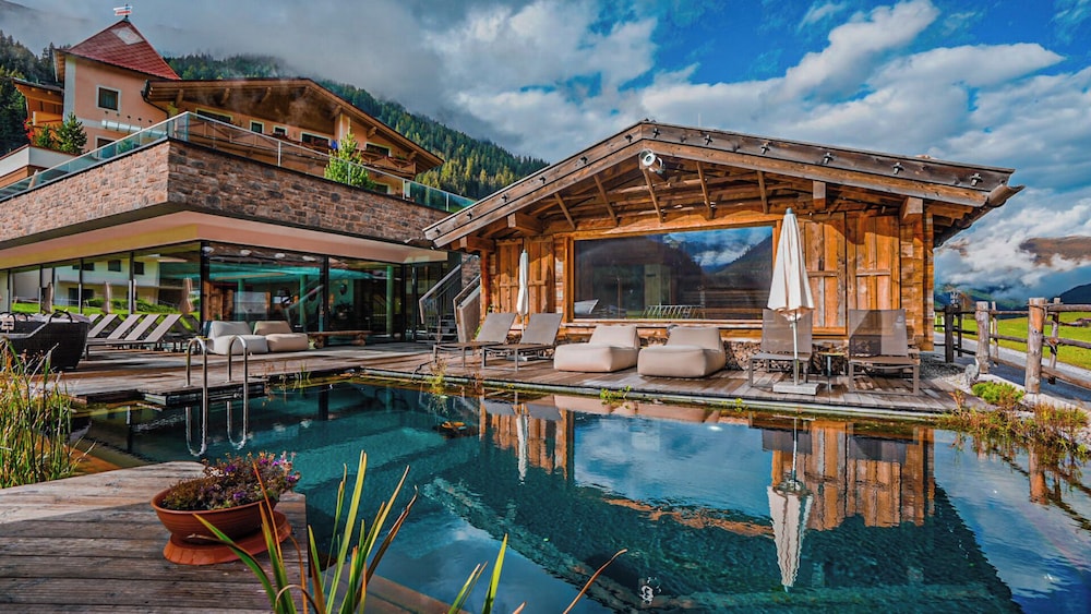 Alpinhotel Berghaus spa — 4-Star Luxury Hotel in Tux, Austria
