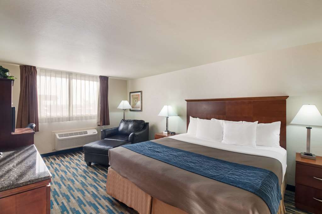 Rodeway Inn Fort Morgan - photo 18