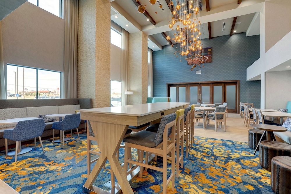 Hampton Inn & Suites Weatherford - photo 4