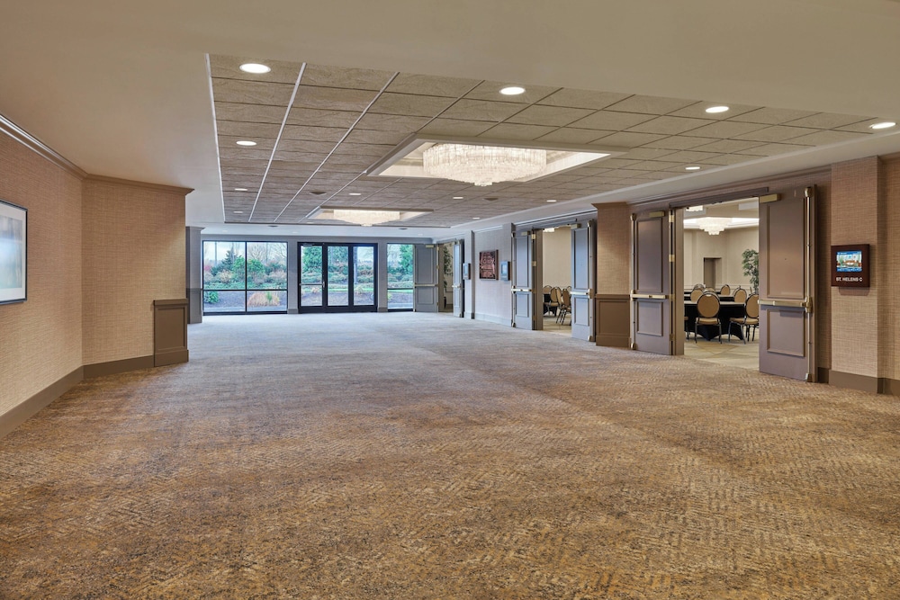 Sheraton Portland Airport Hotel - photo 22