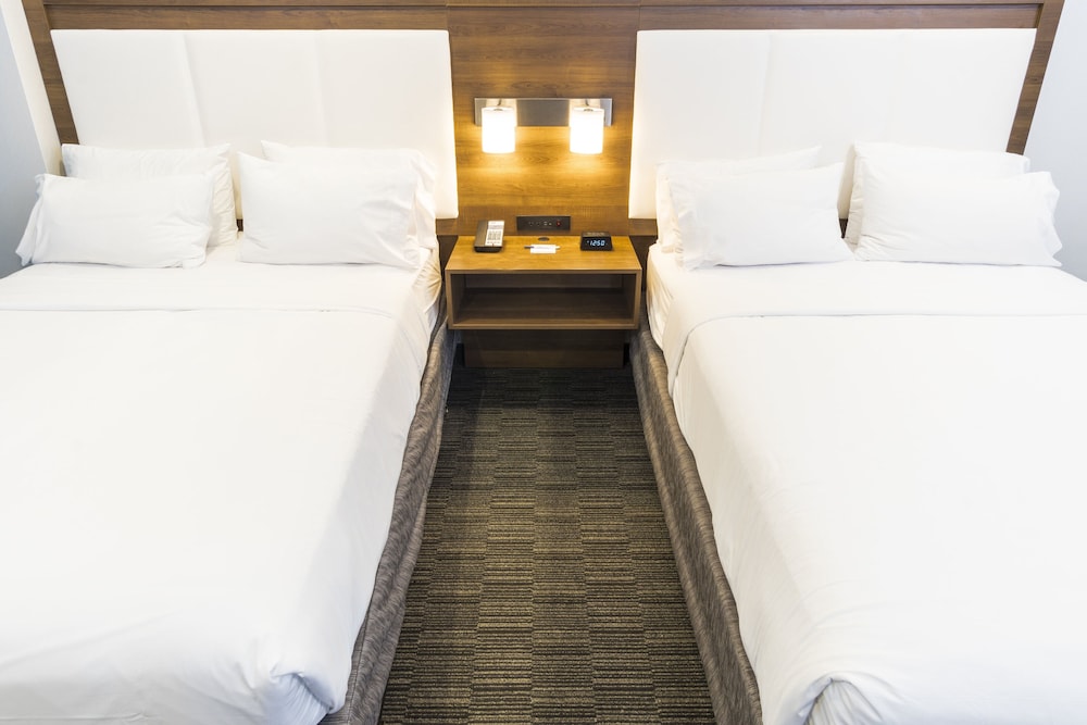 Holiday Inn Express Hotel & Suites Hollywood Walk of Fame by IHG - photo 33