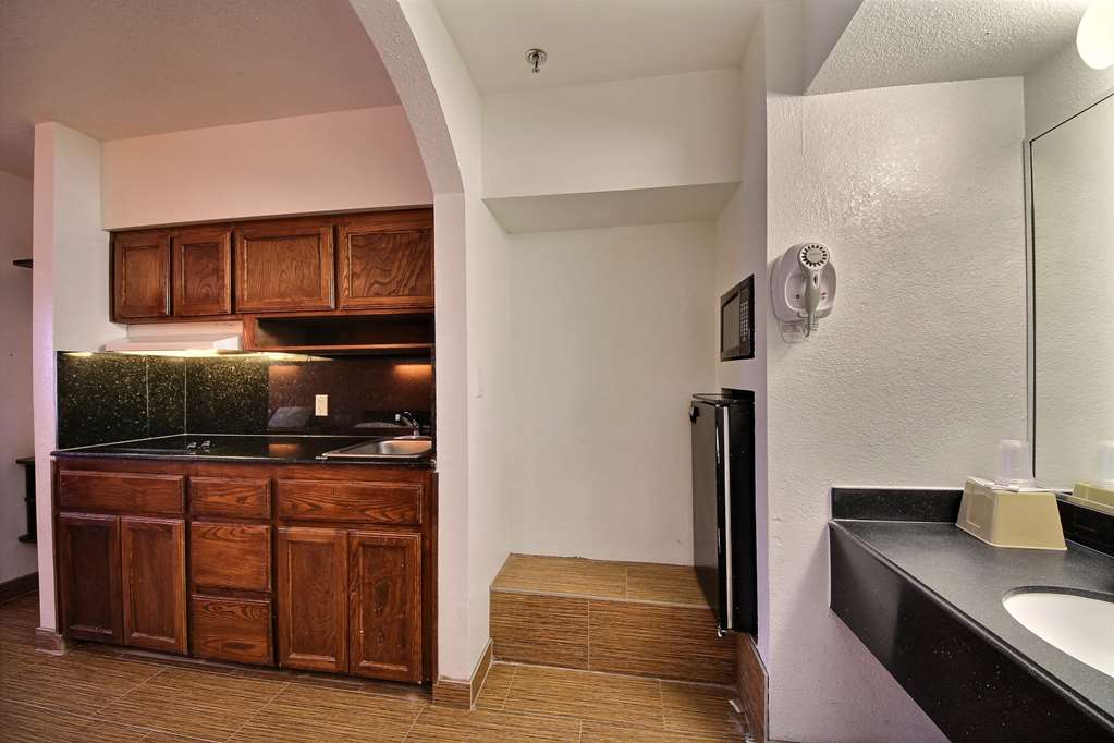 Motel 6 Edinburg TX - photo 22