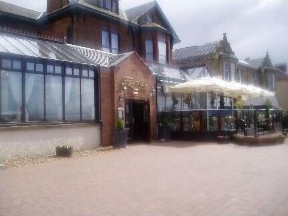 The Lauriston Hotel — hotel in Ardrossan
