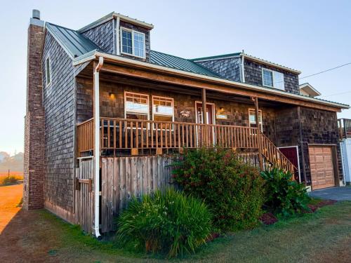 Pacific City River House Loft — 4-Star Luxury Hotel in Pacific, United States