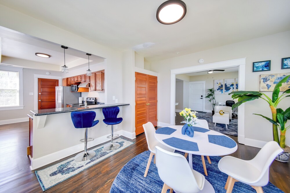 Modern Portsmouth Apartment: Walk to Norfolk Ferry — 4-Star Luxury Hotel in Portsmouth, United States