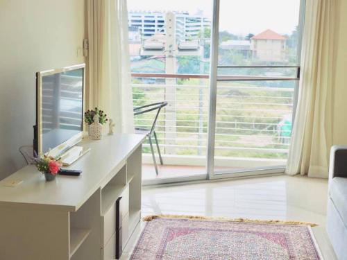Flame Tree Residence City Center & Close to Beach Cozy Apartment — 4-Star Luxury Hotel in Hua Hin, Thailand