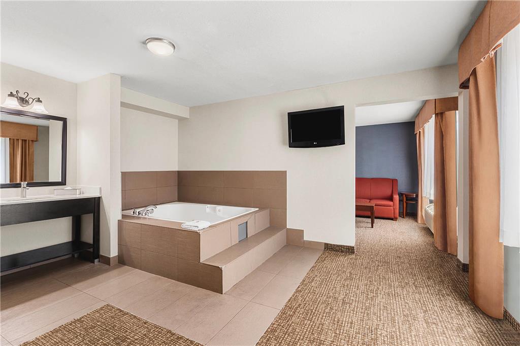 Comfort Inn & Suites Vancouver Downtown City Center - photo 27