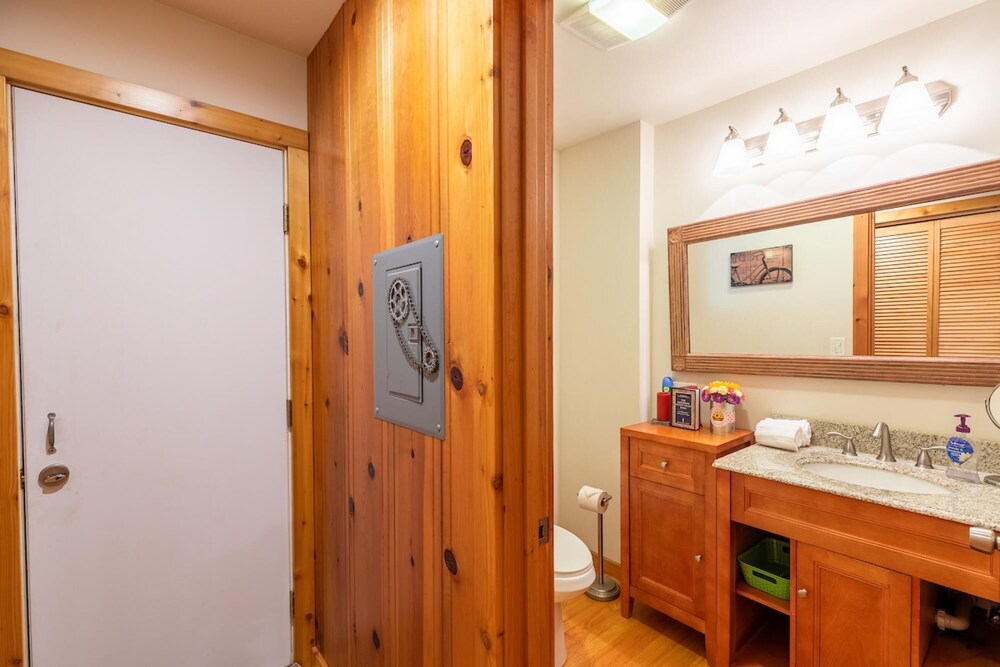 Vino Velo Retreat Redwoods Hot Tub Fire Table BBQ Game Room Fast WiFi Dog Friendly - photo 26